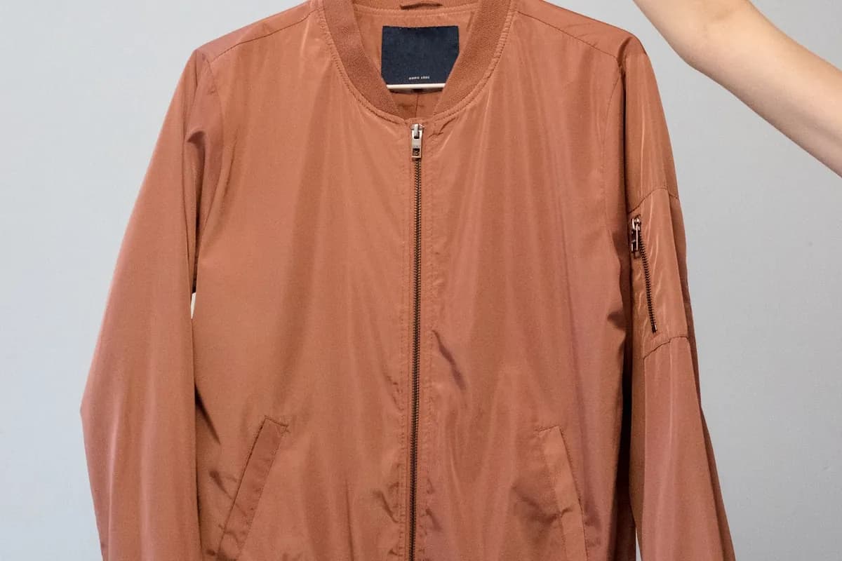 Пролетни модни комбинации со капсулна гардероба