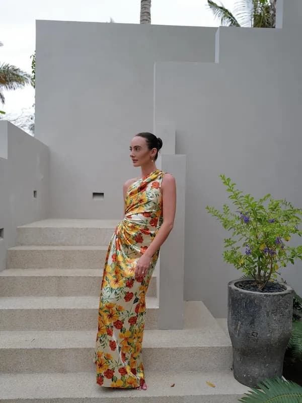 Облека за свадба по тип -- формална, полуформална, кежуал